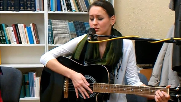 Óváry Anna – Szerelmes vers (József Attila)