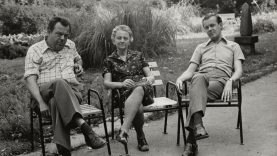 Dömötör Tekla Ranschburg Jenő és Voigt Vilmos társaságában, 1982 (Fotó: Moldován Domokos)