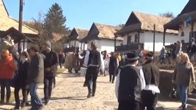 Húsvéti locsolkodás Hollókőn