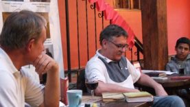 Bettes István költő a rozsnyói Könyvkuckóban Ambrus Ferenccel 2013-ban