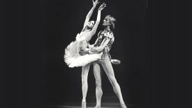 Alexander-Godunov-Prince-Siegfried-Tatiana-Golikova-as-Odette-Swan-Lake