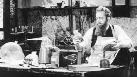 wilhelm-conrad-rontgen-head