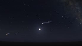 Május 13-án erre a látványra számíthat, aki nagyon korán felkel: a Hold, a Szaturnusz és a Jupiter hármas együttállása.