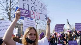 Nőnapi tüntetések Párizsban