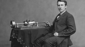 Edison_and_phonograph_edit2