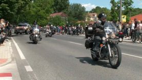 Motoros felvonulás Bősön