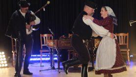 A tájegységre jellemző táncok bemutatása – jókai dudatánc (Fotó – Farkas József)