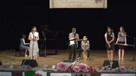 Verséneklok DILEMMA, Szenc