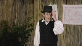 Bóna Zsolt, Ipolyság, Két szekér öregasszony