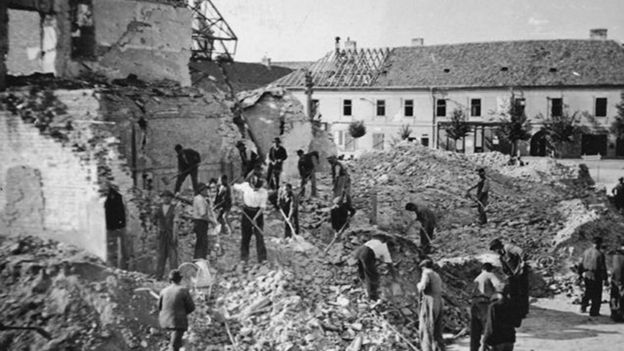 Bombardovanie_Košíc_–_odstraňovanie_škôd